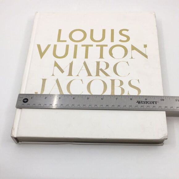 Louis Vuitton / Marc Jacobs: In Association with the Musee Des Arts Decoratifs - Picture 12 of 16